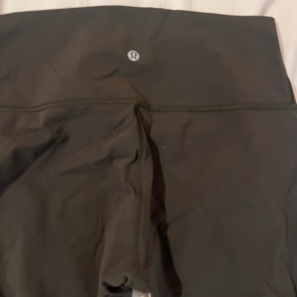 Lululemon wunder under cropped. Olive green